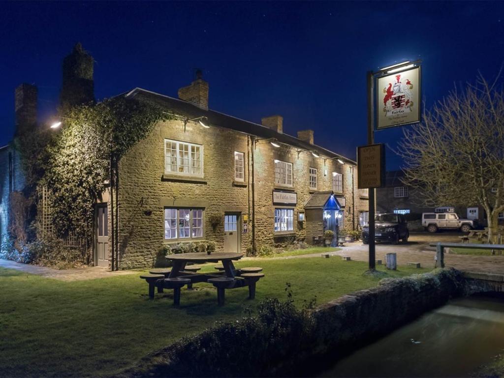 فندق The Fairfax Arms Gilling East المظهر الخارجي الصورة